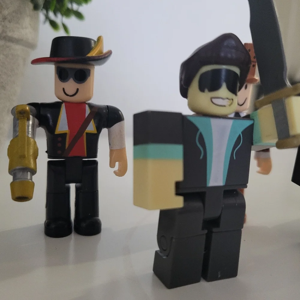 Action Figures Set - Multicolor